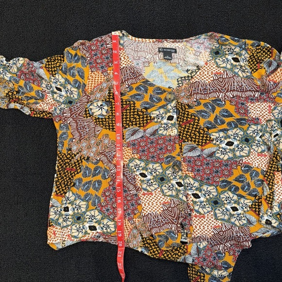 New Directions Button Front Tie Hem Top Multi Print Boho Indie Size PL Cropped - Picture 7 of 9